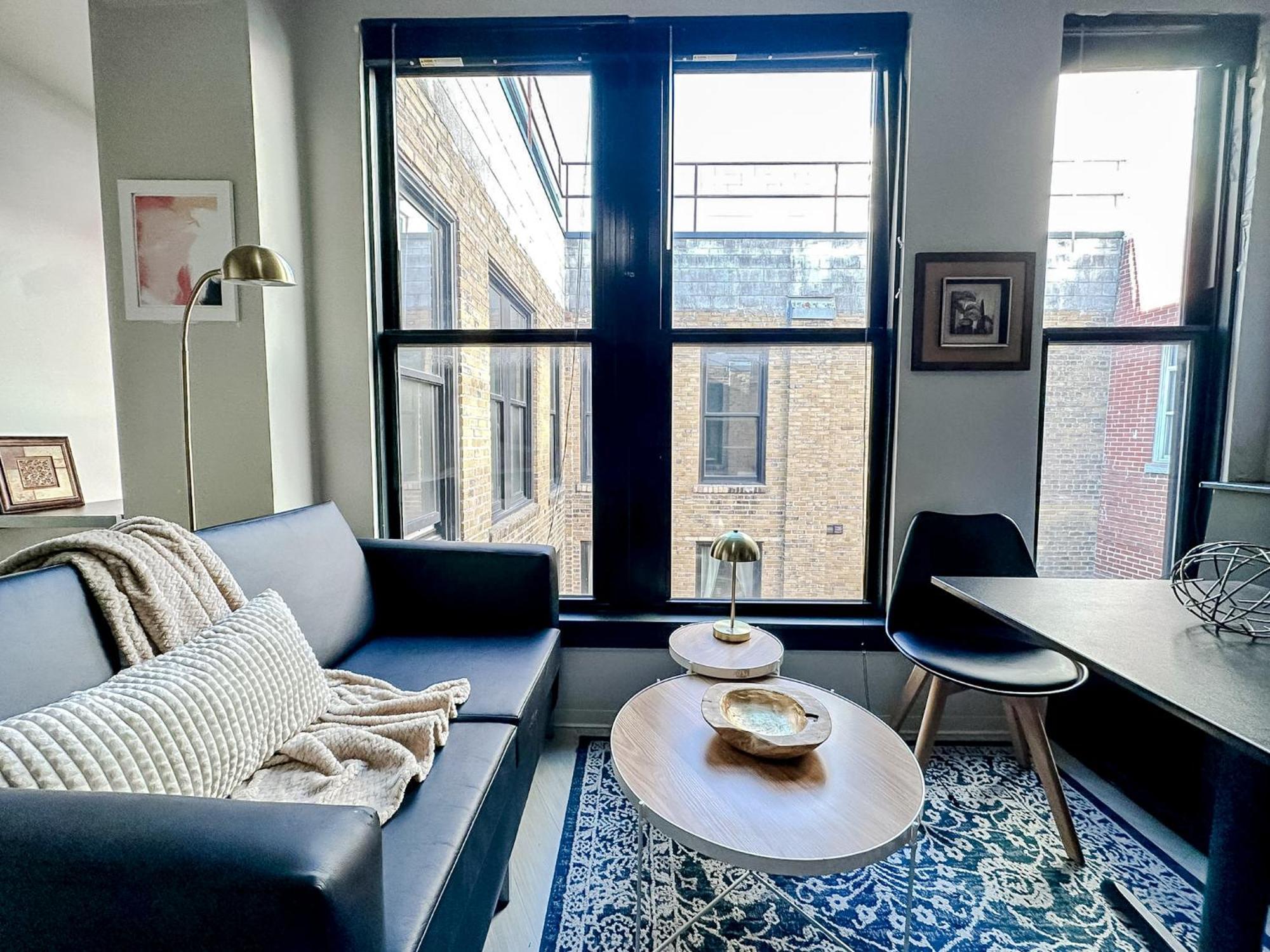 Apartment Sleepover Downtown *