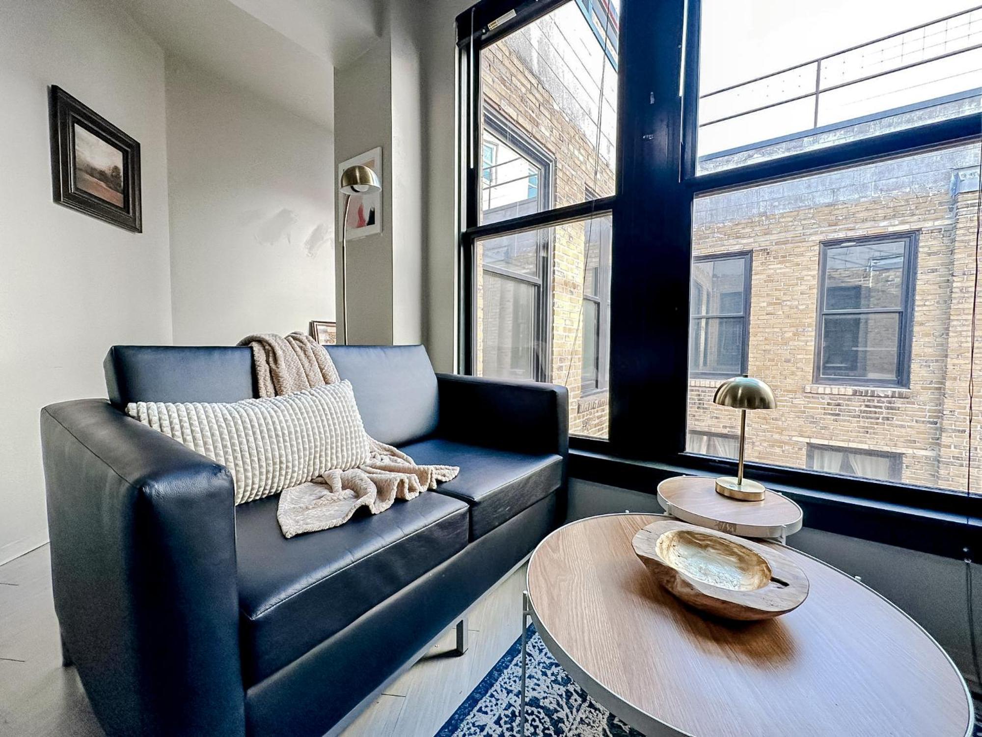 Sleepover Downtown Apartment