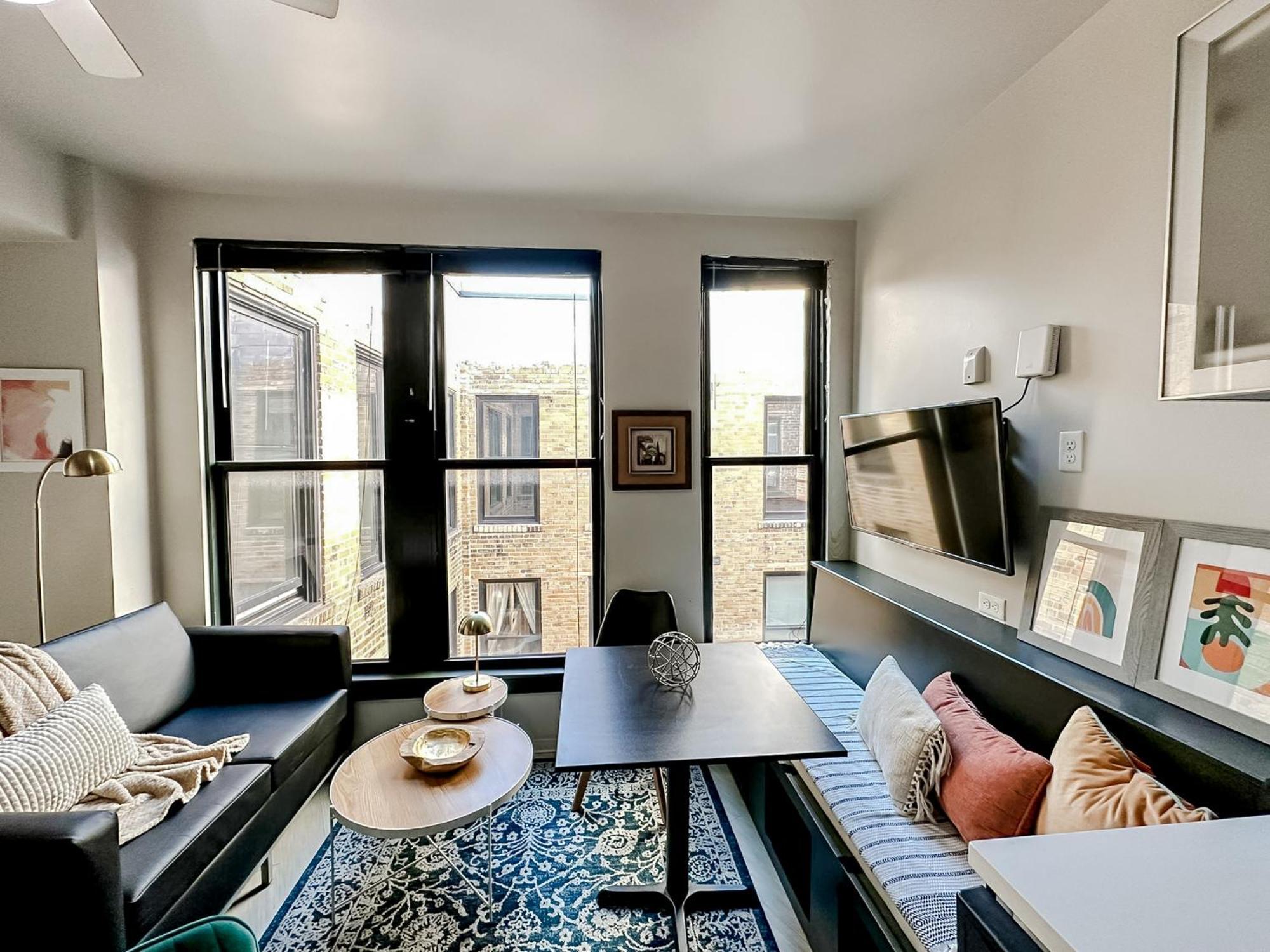 Sleepover Downtown Apartment *