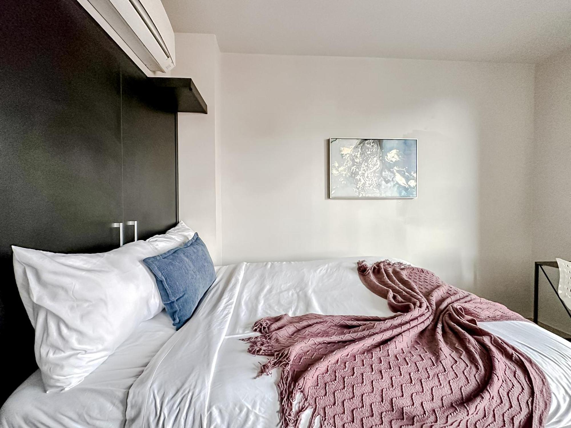 Apartment Sleepover Downtown *