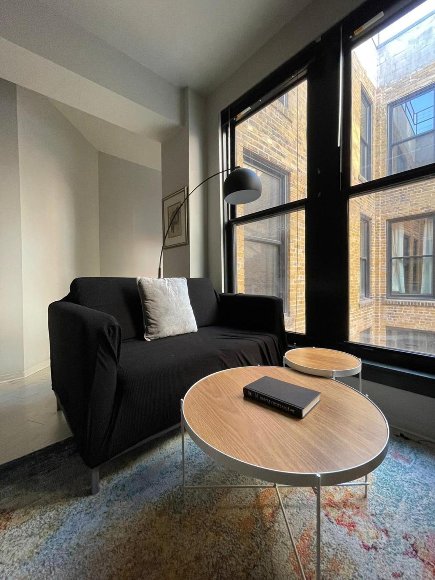 Sleepover Downtown Apartment *