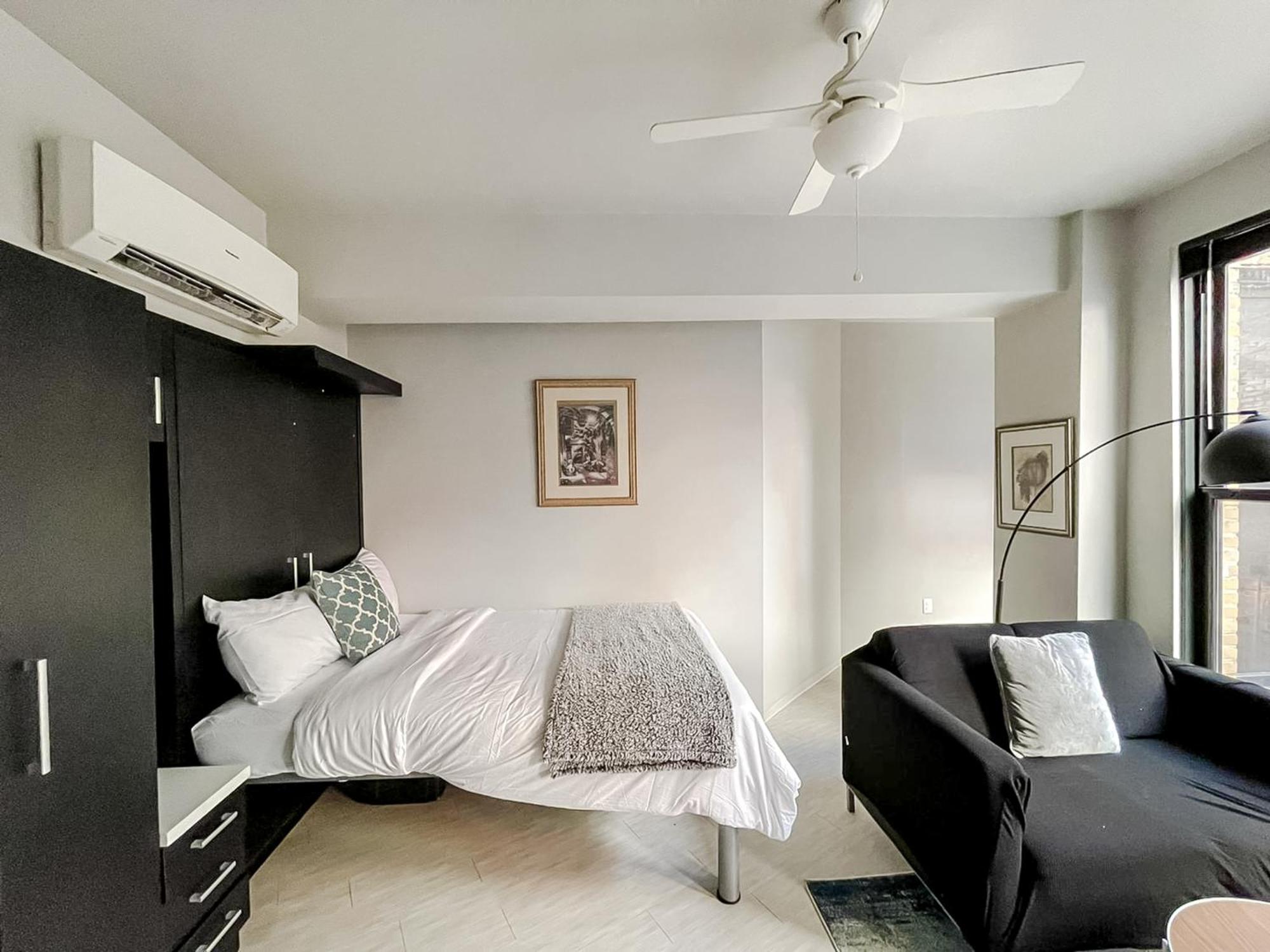 Sleepover Downtown Apartment