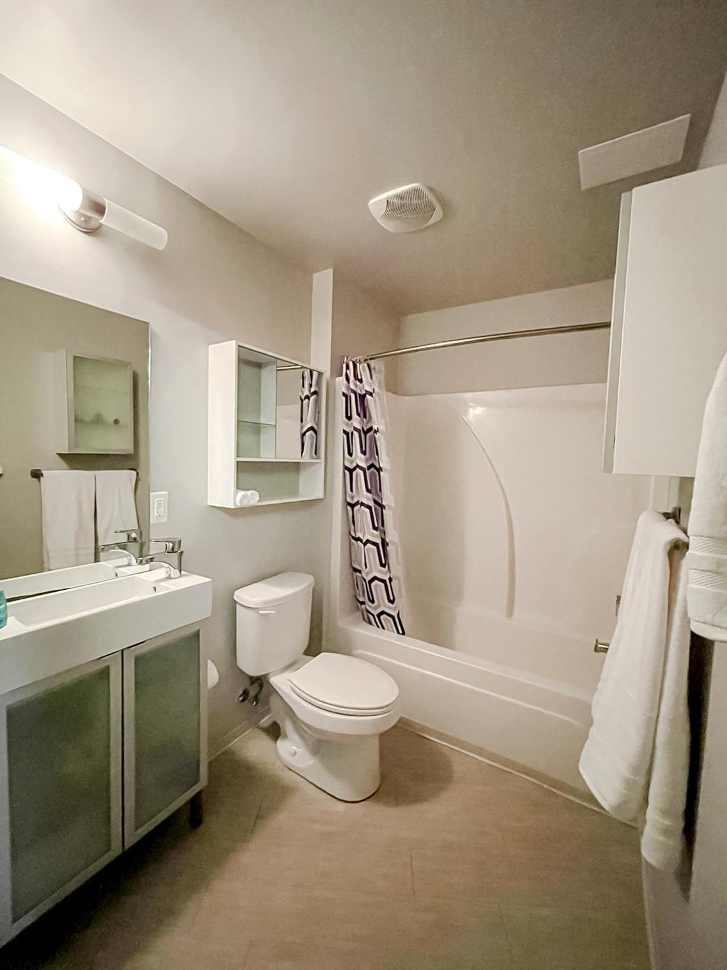 Sleepover Downtown Apartment