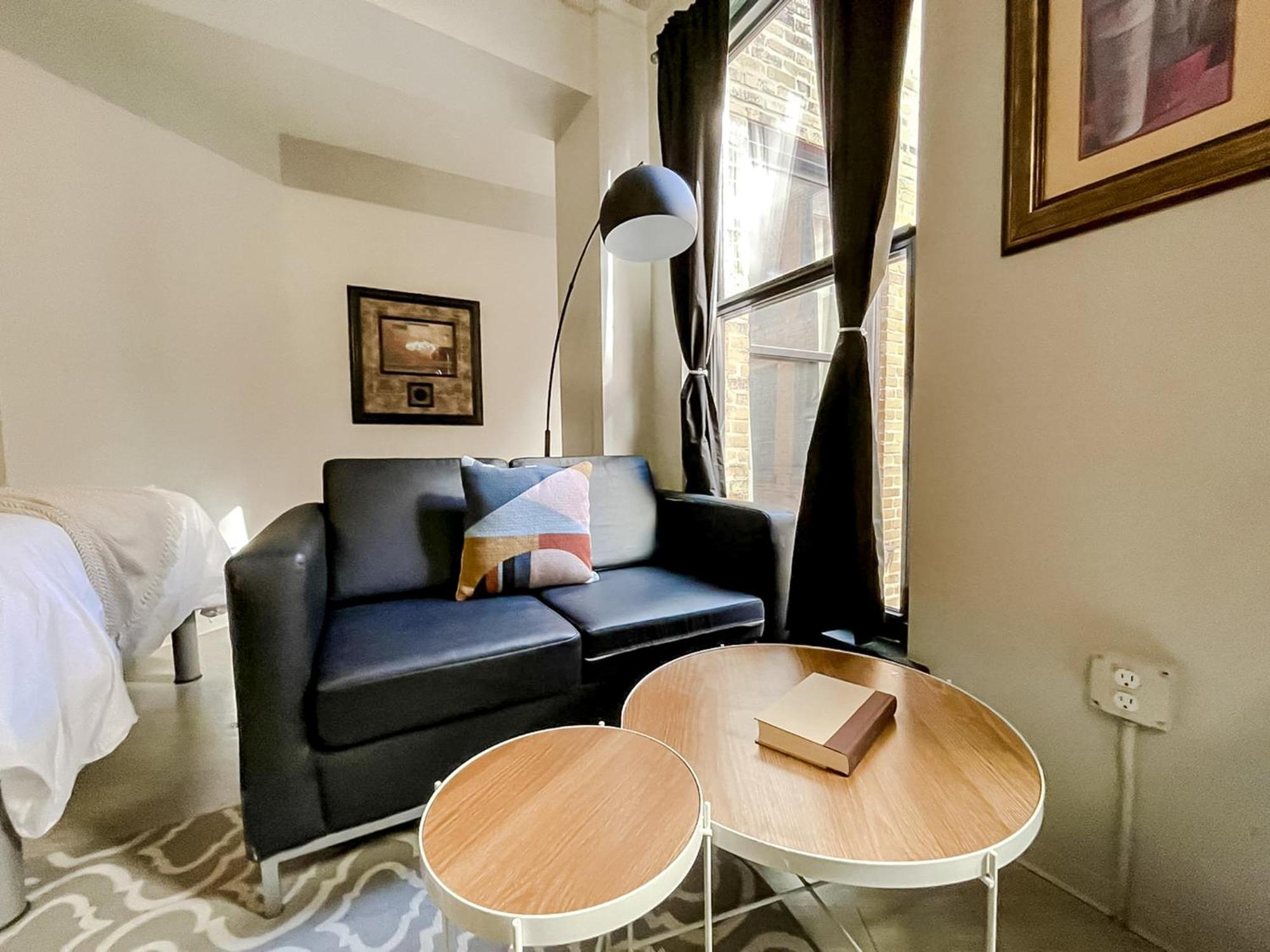 Sleepover Downtown Apartment Springfield