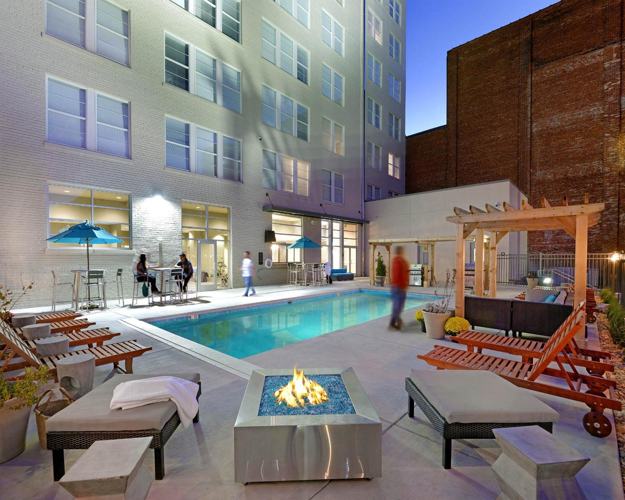 Sleepover Downtown Apartment
